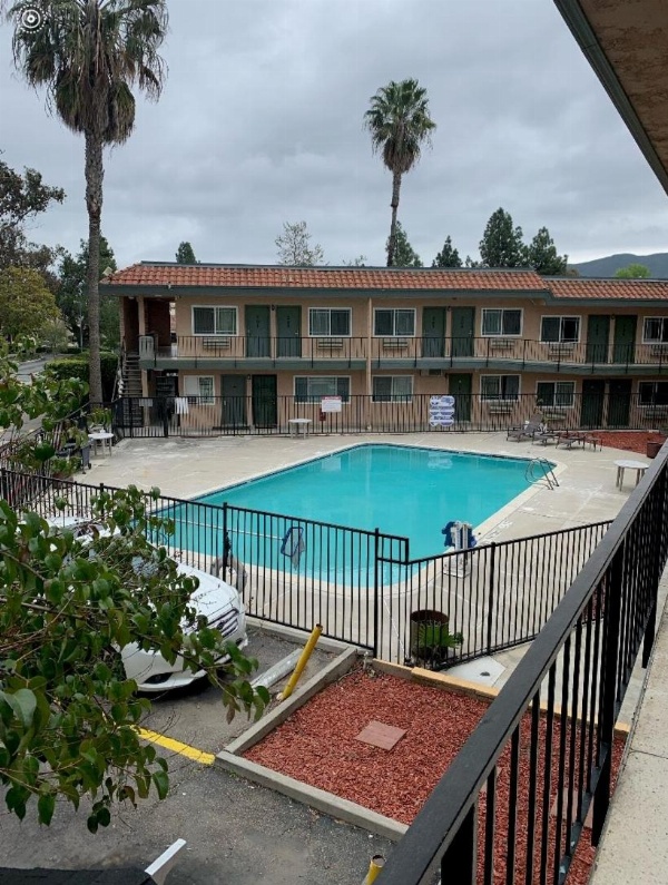 Americas Best Value Inn Thousand Oaks image 1